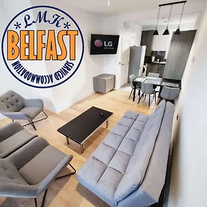  Apartment Lmk, 2 Bedroom Apartment, With Roof Terrace, Free Parking, Ev Charger, Great Location. United Kingdom